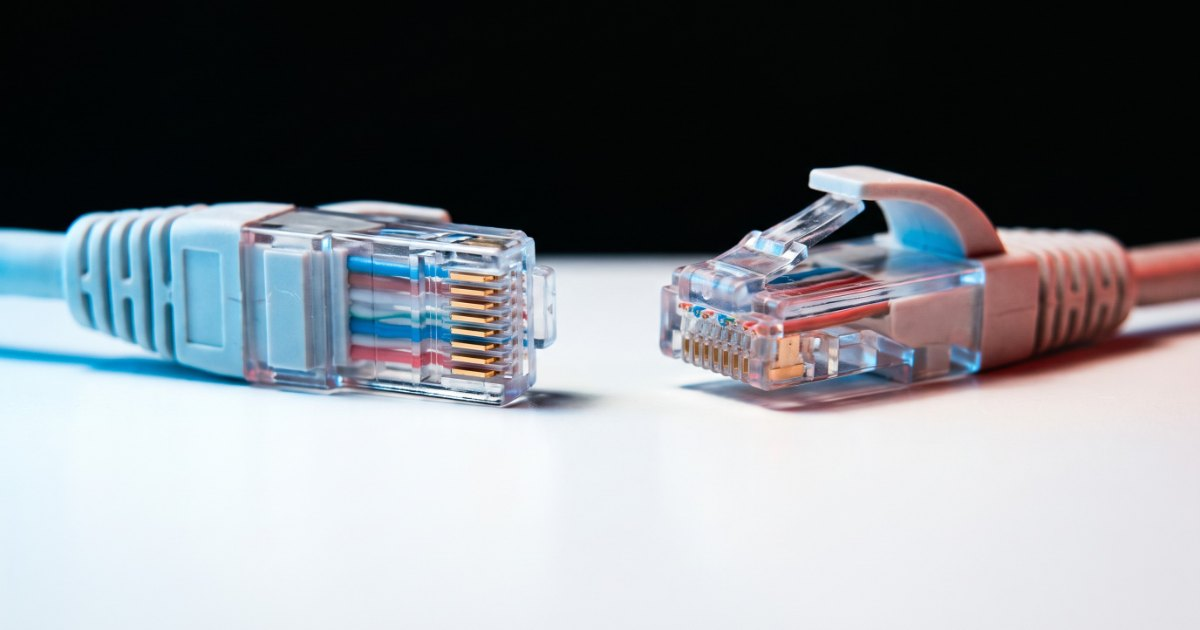 Kabel, który nikogo nie łączy. Dlaczego interoperacyjność i certyfikacja systemów EHR decydują dzisiaj o nośności polskiego zdrowia